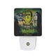 thumbnail image 1 of Los Munsters / La Familia Munster Luz nocturna LED con sensor de anochecer a amanecer para dormitorio, baño, pasillo, escaleras - Lámpara LED nocturna de enchufe, 0.5W - 1 pieza, 1 of 6