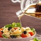thumbnail image 5 of Botellas dispensadoras de aceite y vinagre 2 en 1 Wrap life con corcho, vidrio soplado a mano, 5 of 5