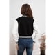 thumbnail image 3 of Chaqueta Corta Universitaria Mujer Gruesa Forro Piel Bolsillos 7582, 3 of 4