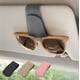 thumbnail image 1 of Soporte magnético de cuero para gafas de sol, clip para colgar gafas en la visera del coche, apto para gafas de diferentes tamaños, gris, 1 paquete, 1 of 5