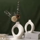 thumbnail image 4 of Pack 2 Floreros Entrelazados Blanco Y Negro BLANCO, 4 of 6