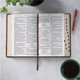 thumbnail image 5 of Biblia King James Versión Letras Gigantes Cubierta de Cuero Vegano Christian Art Gifts, 5 of 9