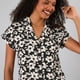 thumbnail image 4 of Set Top Camisero + Capri Palazzo Flores Mujer 33843-2, 4 of 5