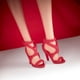 thumbnail image 2 of Barbie Signature 2022 Holiday Doll cabello rubio 6 años, 2 of 3