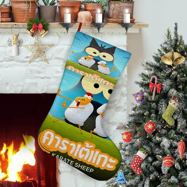 Ovejas del Karate Tema: Calcetines de Navidad, fino lino blanco para colgar en escaleras y chimenea, decoración navideña para el hogar, regalo de Navidad. 45cm × 32cm