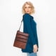 thumbnail image 5 of Bolso bandolera con múltiples bolsillos y correa, bolso de viaje ligero, bolso de mano diario para teléfono móvil., 5 of 5