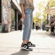thumbnail image 2 of Zapatilla New Walk Fresh Urbana Blanca Negra, 2 of 6