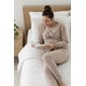 thumbnail image 3 of Pijama Franela Mujer Estampado Flor de Loto Beige beige M, 3 of 8