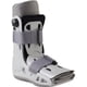 thumbnail image 1 of Botas cortas para caminar Walker Brace Aircast AirSelect, tamaño mediano, 1 of 3