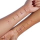 thumbnail image 4 of Aceite labial L.A. COLORS Sweetie CLG441 con aroma a caramelo con hojuelas doradas, 4 of 6