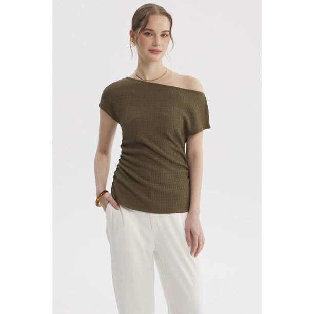 Polera Mujer Escote Asimétrico Texturizada Verde Olivo