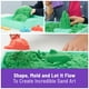 thumbnail image 3 of Set de arena Kinetic Sand, 500 g, verde con almacenamiento y 4 moldes para niños de 3 años o más, 3 of 3