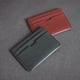 thumbnail image 3 of Tarjetero Vaultskin MOORGATE Slim Leather Wallet Azul, 3 of 4