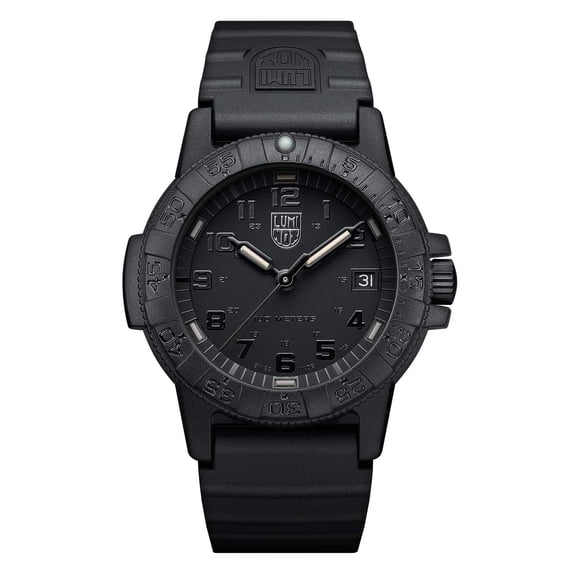 Vea la serie Luminox Leatherback Sea Turtle 0300 durante todo el año