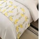 thumbnail image 3 of Piecera bordada para cama sin fundas de cojín diseño 7 color crema, 3 of 3