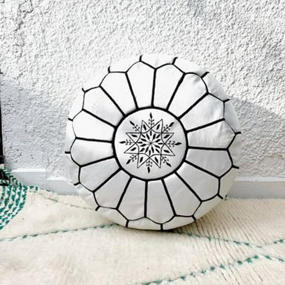 Puff de Cuero blanco - bordados negros