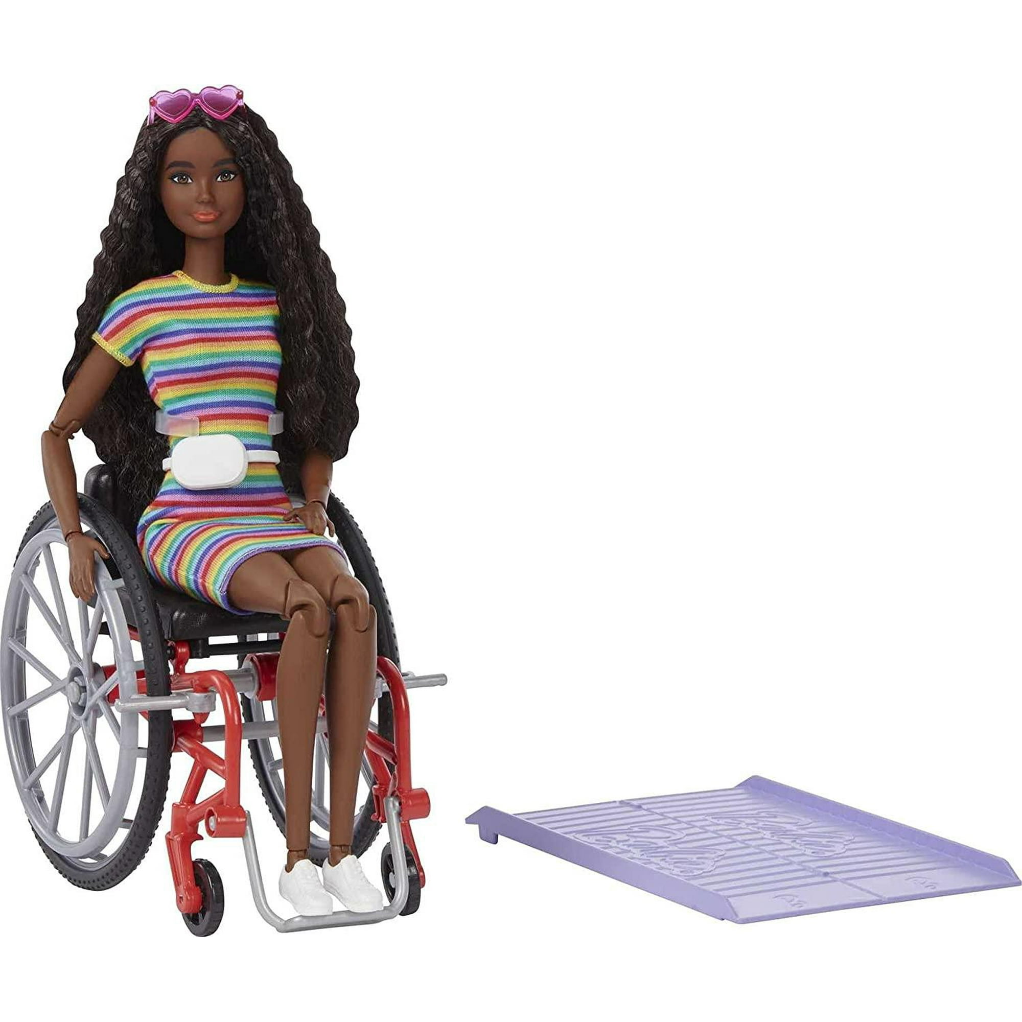 Muñeca Barbie Fashionistas En Silla De Ruedas Con Vestido Arcoíris