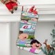 thumbnail image 2 of La Pequeña Lola visita la ciudad Tema: Calcetines de Navidad, fino lino blanco para colgar en escaleras y chimenea, decoración navideña para el hogar, regalo de Navidad.54cm×38cm, 2 of 5