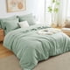 thumbnail image 1 of Juego de edredón CozyLux Queen de 7 piezas para cama en una bolsa, color verde, 1 of 3