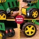 thumbnail image 4 of Volquete de juguete John Deere Steel 16 con luces y sonidos para niños de 3 años o más, 4 of 8