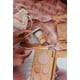thumbnail image 5 of Kit de Maquillaje True Bloom Kids Just Peachy con 13 Piezas, 5 of 9