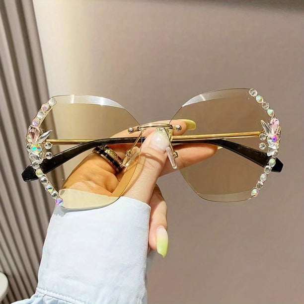 Stylish Vintage Rhinestone Sunglasses with Gradient Lenses for Women - Protect Your Eyes and Look Fashionable