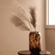 thumbnail image 4 of Jarrón Florero Decorativo Bordes Suaves Diseño Print Carey Para Mesa, 4 of 5