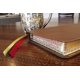 thumbnail image 4 of Biblia HarperCollins Thinline de Cuero de Cabra Marrón, 4 of 6