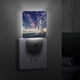 thumbnail image 4 of Suzume Luz nocturna LED con sensor de anochecer a amanecer para dormitorio, baño, pasillo, escaleras - Lámpara LED nocturna de enchufe, 0.5W - 1 pieza, 4 of 6