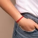 thumbnail image 2 of Pack 3 Pulseras Rojas con Mostacillas Bañadas en Oro rojo Talla única, 2 of 2