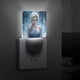thumbnail image 4 of Elsa, la Princesa de Frozen Luz nocturna LED con sensor de anochecer a amanecer para dormitorio, baño, pasillo, escaleras - Lámpara LED nocturna de enchufe, 0.5W - 1 pieza, 4 of 6