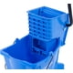 thumbnail image 2 of Cubo para mopa Carlisle FoodService, 26 litros, con escurridor lateral, azul, 2 of 9