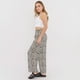 thumbnail image 4 of Pantalón Mujer Palazzo Elastico Beige Animal Corona, 4 of 5