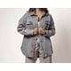 thumbnail image 2 of SOBRECAMISA OVERSIZE TALLA M AZUL CON CONTRASTE ROSA, 2 of 4