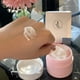 thumbnail image 3 of Crema Coreana Hidratante Con Aceite De Rosas Y Macadamia - Oasis Blossom Moisture Cream Noche, 3 of 3