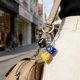 thumbnail image 5 of 4 paquetes de llaveros con amuleto de dados de la suerte, mini dados cuadrados en cubo 3D de resina con 3 colgantes para bolso, billetera, cartera, coche, accesorios de celular, rosa, 5 of 6