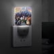 thumbnail image 4 of La Vida Secreta de las Mascotas Luz nocturna LED con sensor de anochecer a amanecer para dormitorio, baño, pasillo, escaleras - Lámpara LED nocturna de enchufe, 0.5W - 1 pieza, 4 of 6