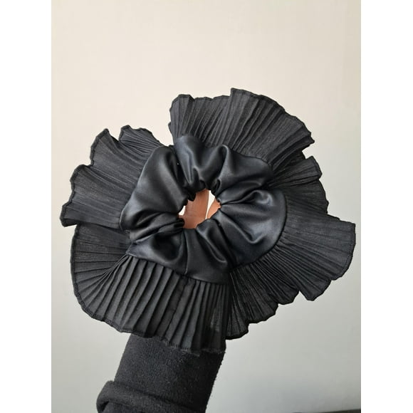 Rumba black, material lycra efecto ecocuero y plisada