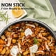 thumbnail image 2 of Juego de utensilios de cocina SNOWCLAD Hybrid, antiadherente, 5 cuartos de galón con tapa, 2 of 6