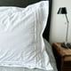 thumbnail image 2 of Par Fundas Almohada 50x70 Blanca Modelo Pliegues Casa Cecilia, 2 of 2