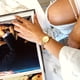 thumbnail image 3 of Reloj Anne Klein 109442CHHY correa de piel dorada para mujer, 3 of 4