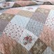 thumbnail image 4 of Juego de Edredón HoneiLife Tamaño Queen 3 Piezas Microfibra Mocha Rosa, 4 of 9