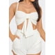 thumbnail image 2 of Conjunto de Top Corto con Lazo Grande en la Parte Delantera, Tirantes Ajustables y Lazo Retorcido, y Shorts con Cintura Elástica Fruncida, Color Blanco (para Mujer), 2 of 5