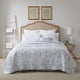 thumbnail image 1 of Juego de colcha Laura Ashley Home, tamaño king, algodón, reversible, 1 of 2