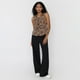 thumbnail image 4 of Blusa Mujer Sin Mangas Amarras Animal Print Café Corona, 4 of 5