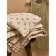 thumbnail image 3 of Manta de Chenille para Bebé Modern Moments Oatmeal Suave y Transpirable, 3 of 3