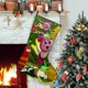 thumbnail image 1 of Familia Larva Tema: Calcetines de Navidad, fino lino blanco para colgar en escaleras y chimenea, decoración navideña para el hogar, regalo de Navidad. 45cm × 32cm, 1 of 5