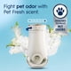 thumbnail image 3 of Kit de inicio para ambientadores Glade Plugins Pet Fresh Scent, 3 of 9