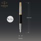 thumbnail image 2 of Pluma estilográfica Parker Sonnet negra con detalles dorados punta fina, 2 of 8