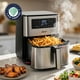 thumbnail image 1 of Freidora de aire digital Oster® con capacidad de 9L CKSTAF90D 1550W, 1 of 8